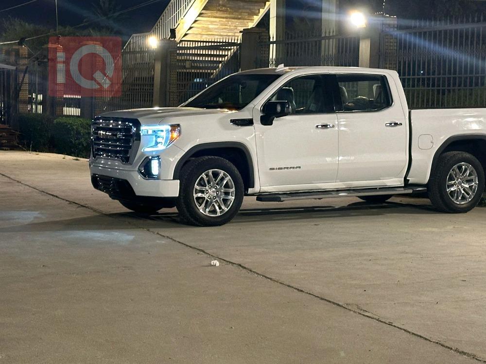 GMC Sierra